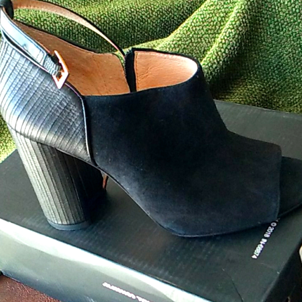 Women's heels size 6.5